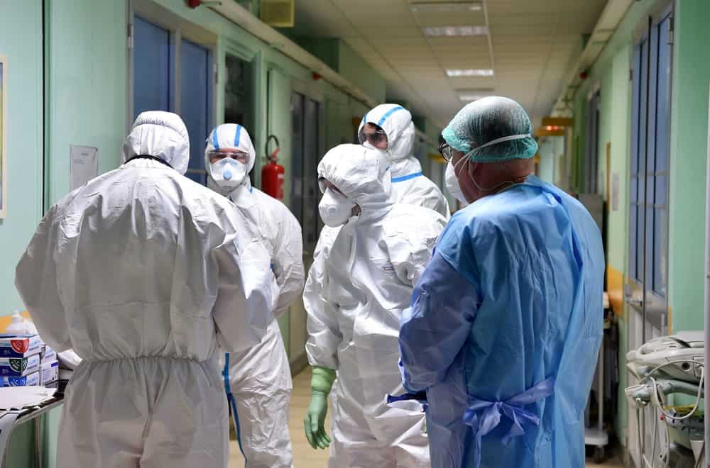 Covid-19 al Cotugno farmaco sperimentale su due infetti: “Importanti miglioramenti”