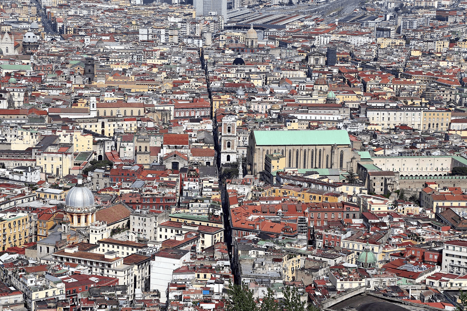 Nuove aperture a Napoli: le regole per il centro storico