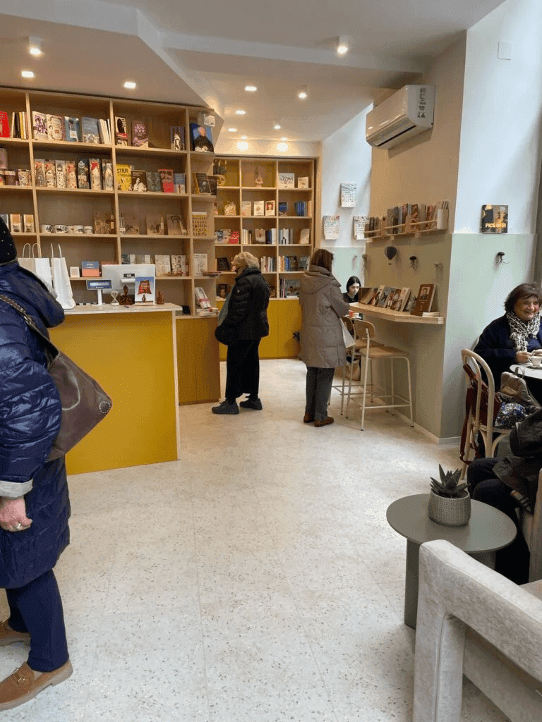 “Luce”: la prima libreria emotiva di Napoli