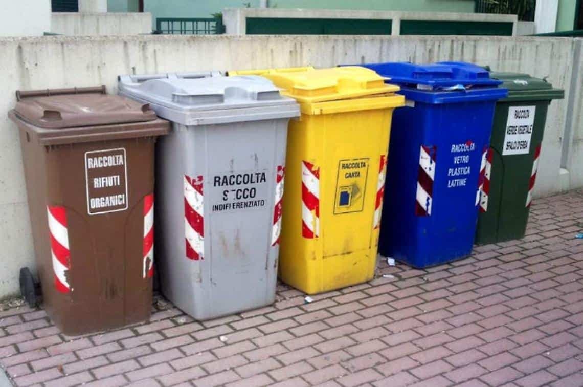 A Napoli non si fa bene la raccolta differenziata