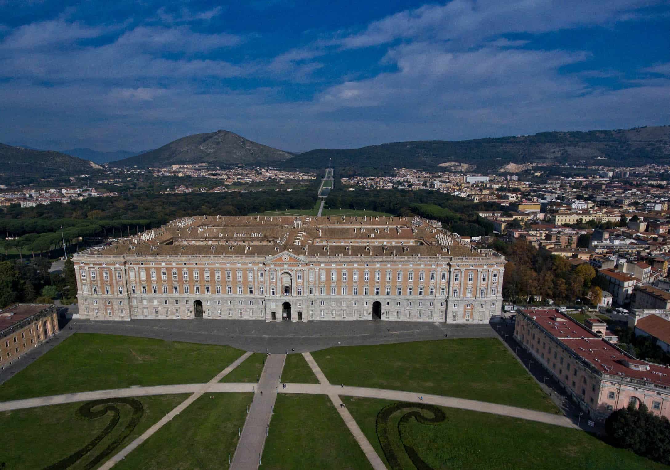 Il Giro della Campania torna dopo 25 anni: partenza dalla Reggia di Caserta