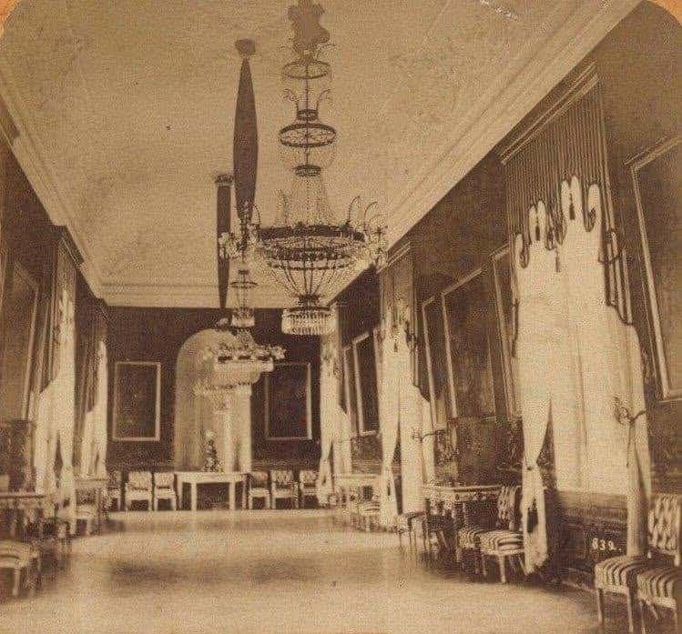 La Galleria della Reggia di Portici torna a risplendere