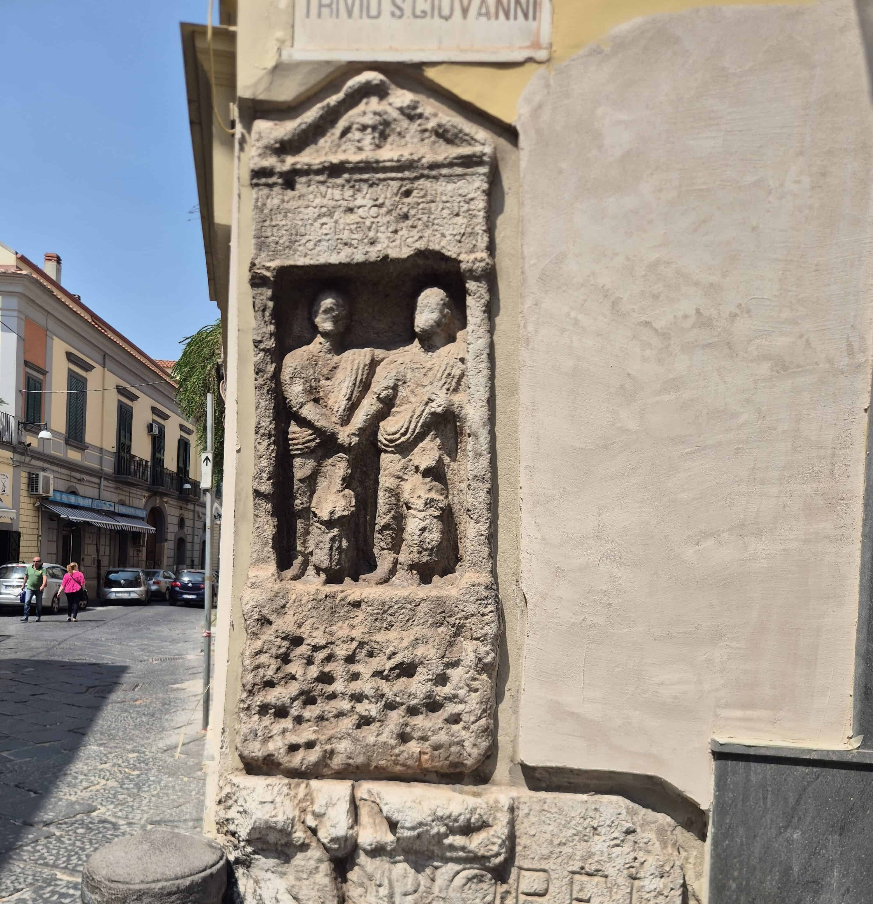 Epigrafi calatine: alla riscoperta delle steli romane della città antica di Calatia