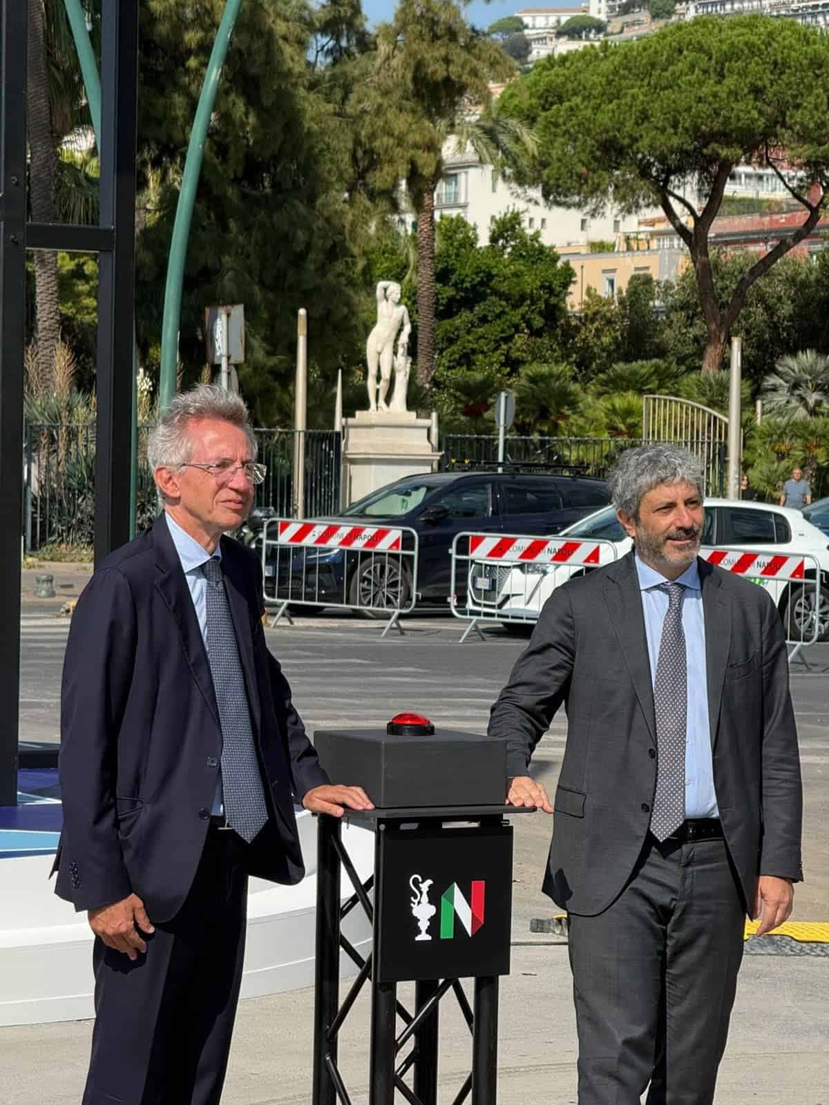 Via al countdown verso l’America’s cup: l’orologio digitale installato sul lungomare di Napoli
